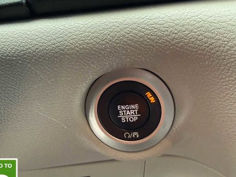 Certified 2024 Chrysler Pacifica Touring-L image 24