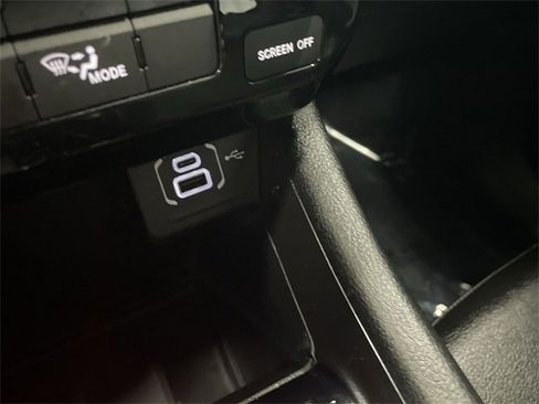 Used 2022 Jeep Compass Latitude image 24