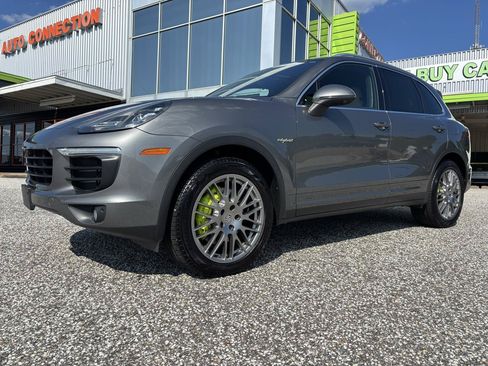 Used 2018 Porsche Cayenne S w/ Premium Package Plus AWD/4WD image 37