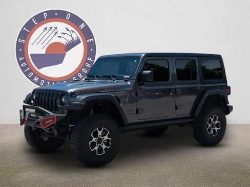 Used 2022 Jeep Wrangler Unlimited Rubicon AWD/4WD image 2