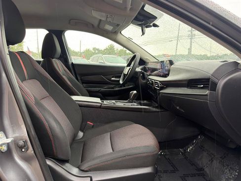 Used 2026 Nissan Sentra SR w/ Floor Mat Package FWD image 26