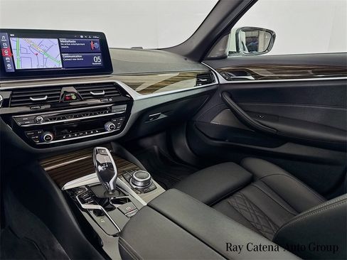 Certified 2022 BMW 530i xDrive w/ Premium Package image 25