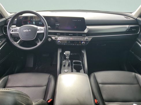 Used 2025 Kia Telluride LX FWD image 11