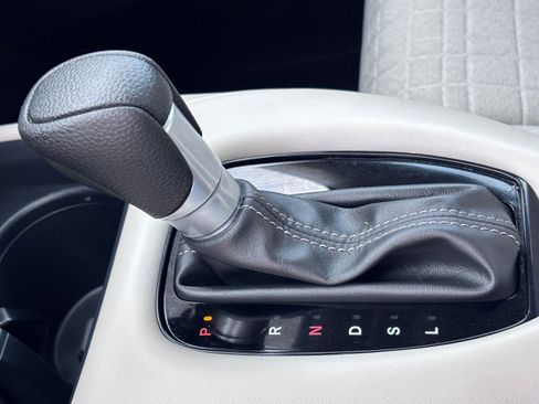Certified 2026 Honda HR-V LX image 33