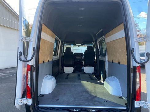 Used 2021 Mercedes-Benz Sprinter 2500 w/ Driver Convenience Package image 24