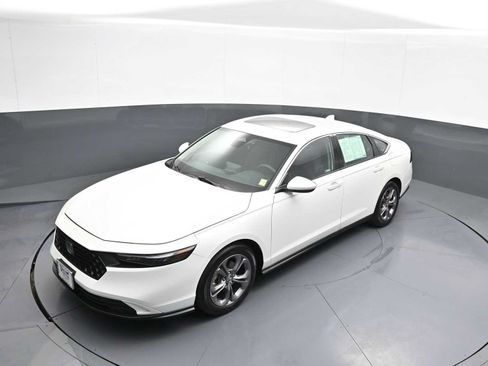 Used 2024 Honda Accord EX image 33