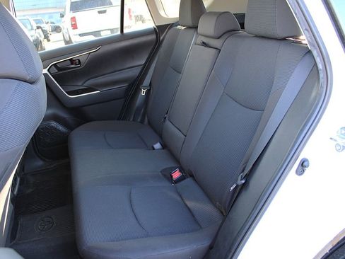 Used 2022 Toyota RAV4 LE AWD/4WD image 6