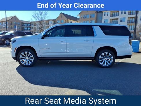 New 2025 Chevrolet Suburban Premier image 33