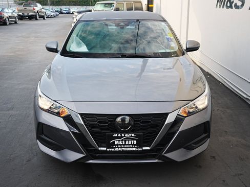 Used 2022 Nissan Sentra SV image 2