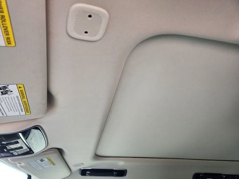 Used 2024 Land Rover Range Rover Long Wheelbase SE image 26