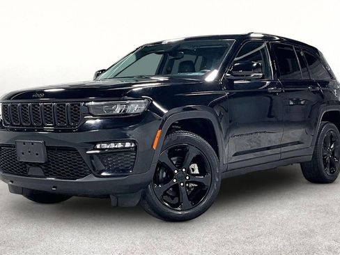 Used 2023 Jeep Grand Cherokee Limited w/ Black Appearance Package image 14