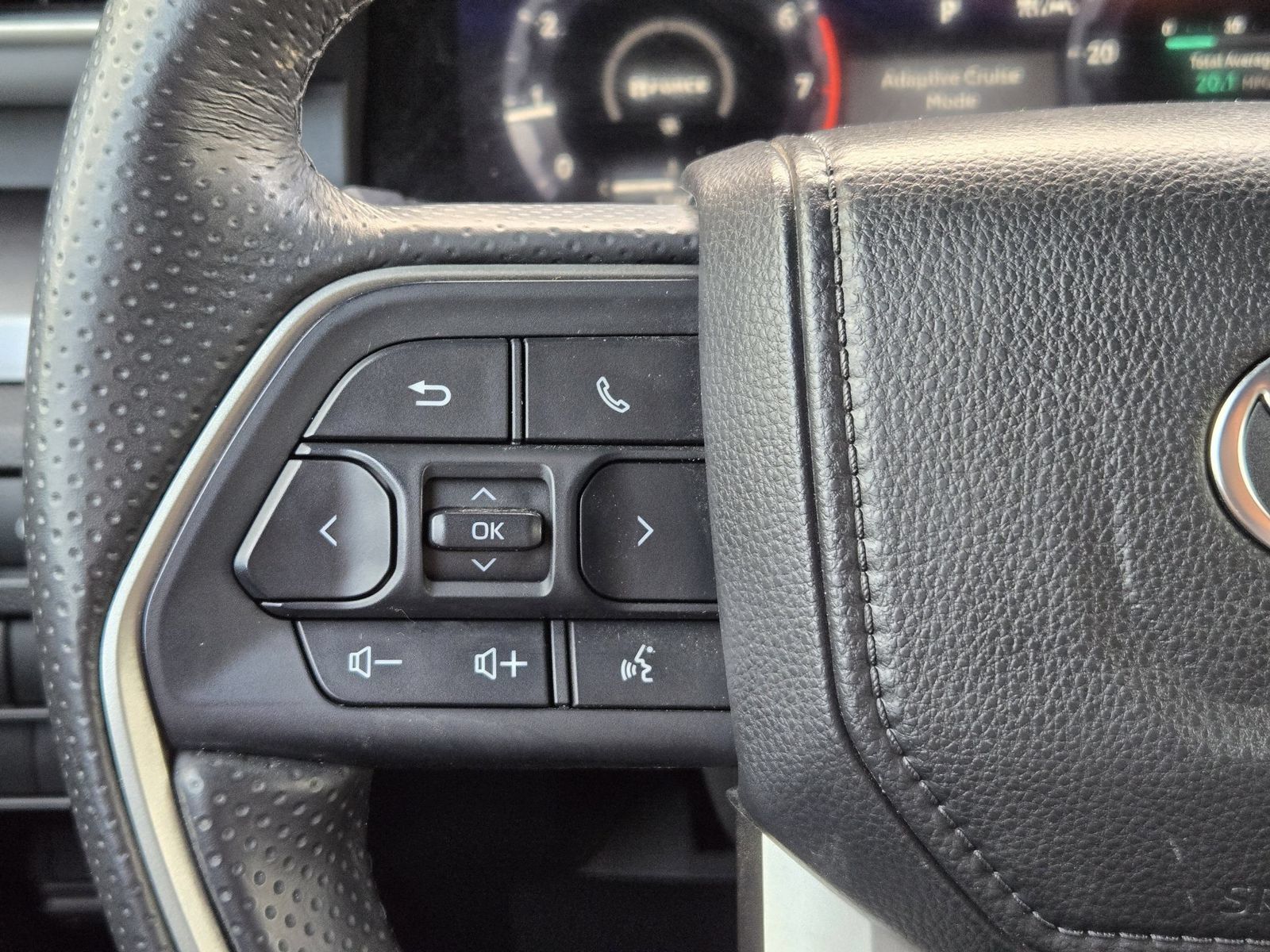 Used 2025 Toyota 4Runner TRD Off-Road Premium AWD/4WD image 29