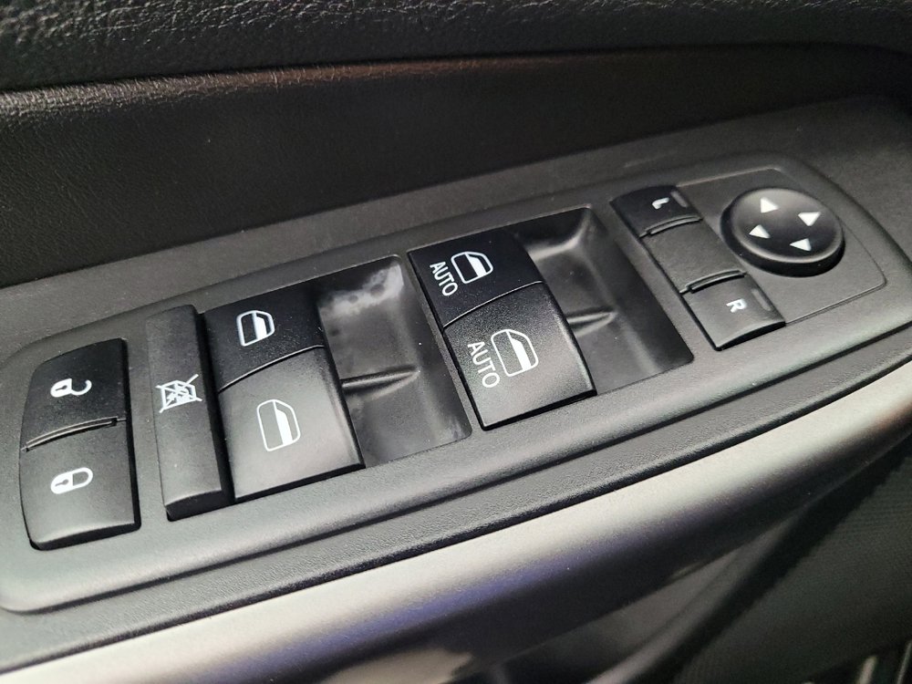 Used 2019 Jeep Cherokee Latitude Plus FWD image 27