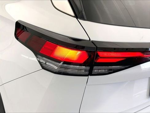 Used 2025 Volkswagen Tiguan S w/ 18" Wheel Package image 28