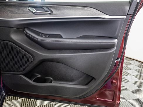 New 2026 Jeep Grand Cherokee Altitude AWD/4WD image 44
