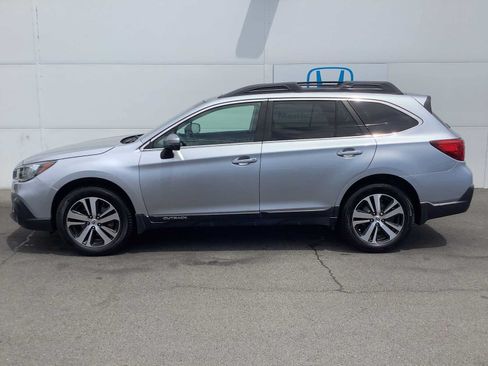 Used 2019 Subaru Outback 3.6R Limited AWD/4WD image 2