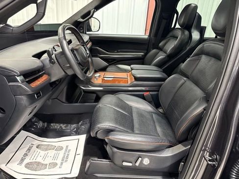 Used 2025 Lincoln Navigator Black Label AWD/4WD image 11