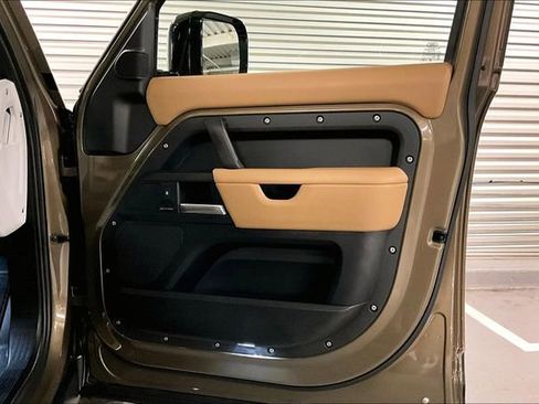 Certified 2025 Land Rover Defender 130 S image 27