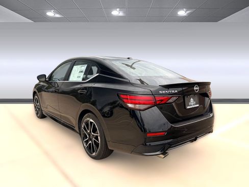 New 2025 Nissan Sentra SR image 3