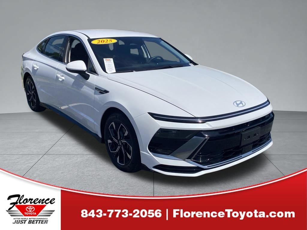 Used 2025 Hyundai Sonata SEL FWD image 1