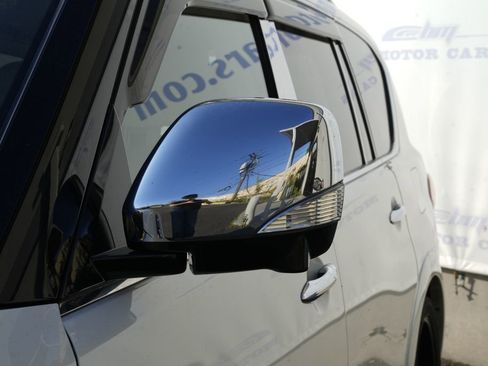 Used 2012 INFINITI QX56 4WD w/ Deluxe Touring Pkg image 10