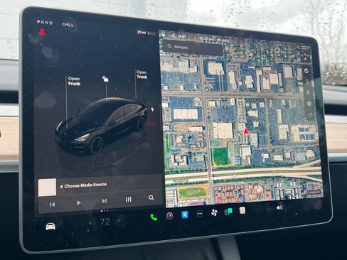 Used 2023 Tesla Model 3 Performance image 19