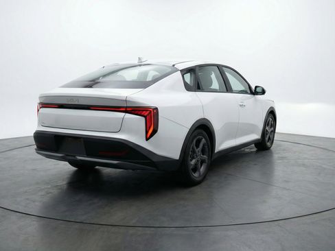Used 2025 Kia K4 FWD image 9