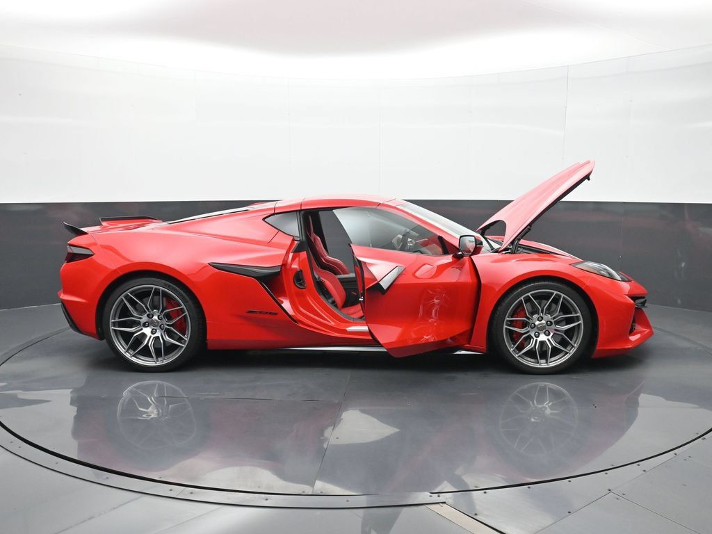 Used 2024 Chevrolet Corvette Z06 w/ Battery Protection Package RWD image 28