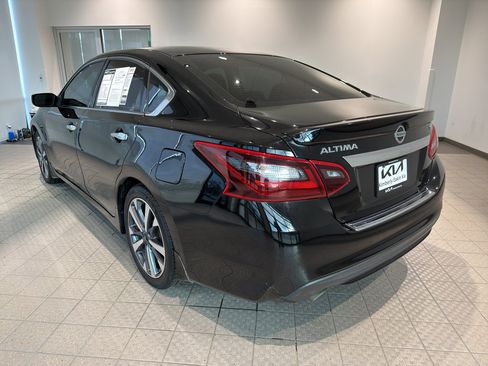 Used 2017 Nissan Altima 2.5 SR image 3