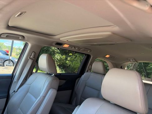 Used 2016 Honda Odyssey Touring Elite image 5