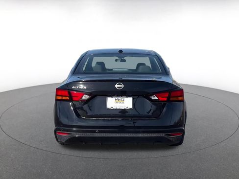 Used 2025 Nissan Altima 2.5 SV image 12