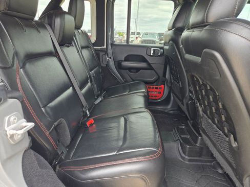 Used 2018 Jeep Wrangler Unlimited Rubicon AWD/4WD image 25