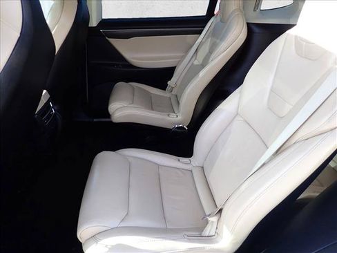 Used 2017 Tesla Model X 75D AWD/4WD image 10