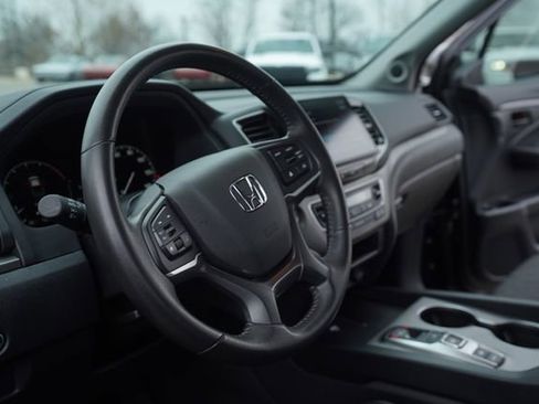 Used 2025 Honda Ridgeline Sport image 26