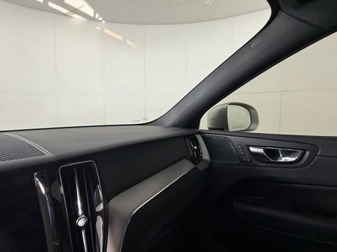 Used 2019 Volvo XC60 T5 R-Design w/ Protection Package FWD image 18
