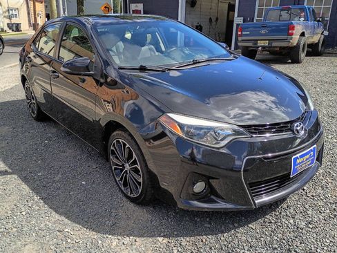Used 2015 Toyota Corolla S w/ Body Protection Package #1 FWD image 4