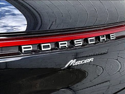 Used 2026 Porsche Macan AWD/4WD image 33