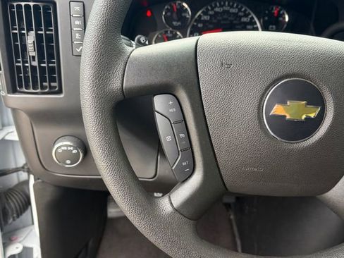 Used 2025 Chevrolet Express 3500 LT w/ LT Preferred Equipment Group RWD image 6