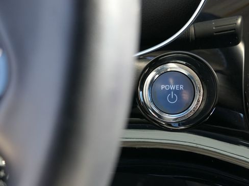 Used 2020 Toyota Prius Prime LE image 18