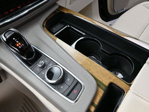 Used 2021 Cadillac Escalade Premium Luxury Platinum w/ Heavy-Duty Trailer Package image 29