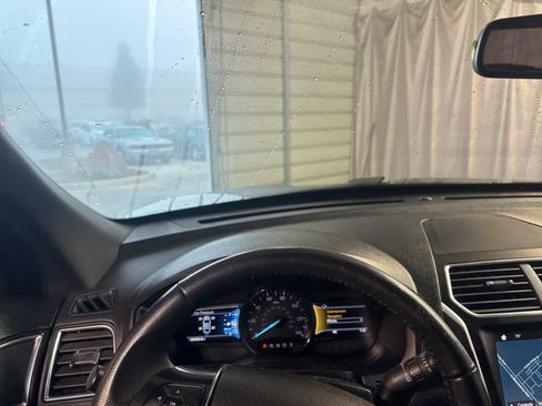 Used 2019 Ford Explorer Limited w/ Class III Trailer Tow Package image 24