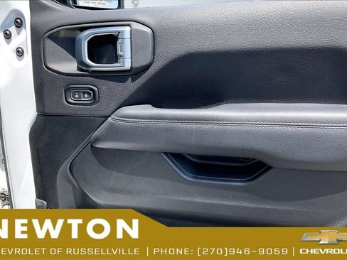 Used 2020 Jeep Gladiator Overland AWD/4WD image 24