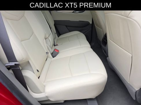 Used 2021 Cadillac XT5 Premium Luxury FWD image 13