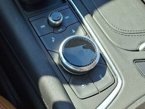 Certified 2023 Cadillac XT5 Premium Luxury AWD/4WD image 28