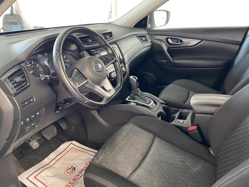 Used 2020 Nissan Rogue SV FWD image 19