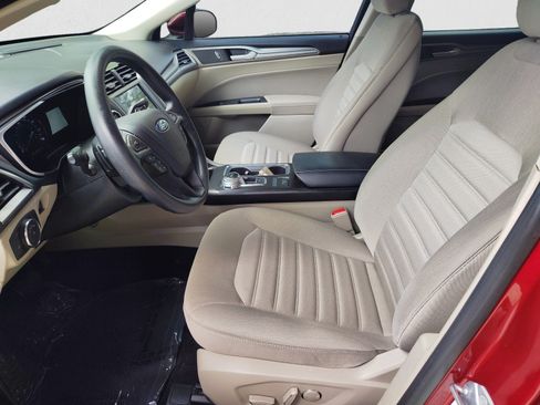 Used 2019 Ford Fusion SE FWD image 10