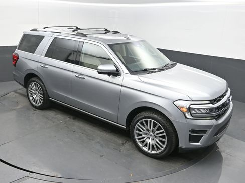 Used 2022 Ford Expedition Limited image 35