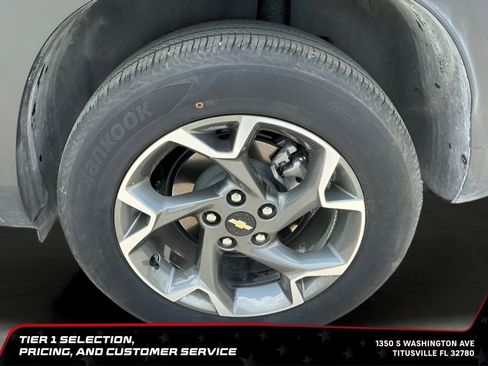 Used 2025 Chevrolet Trax LT w/ LT Convenience Package FWD image 21