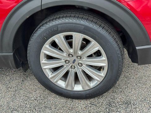 Used 2021 Ford Explorer Limited w/ Equipment Group 301A AWD/4WD image 7