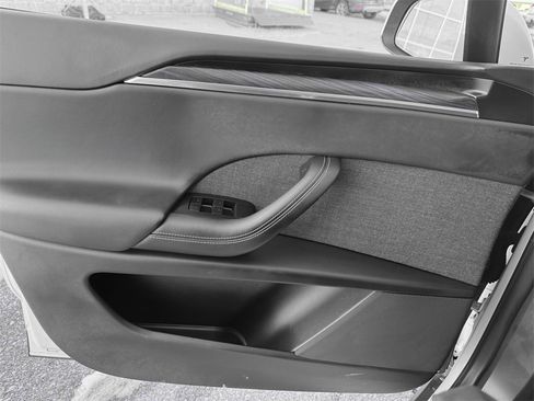 Used 2023 Tesla Model X image 13